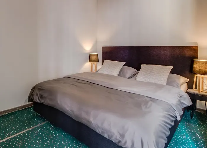 Maxim Hotel 4*